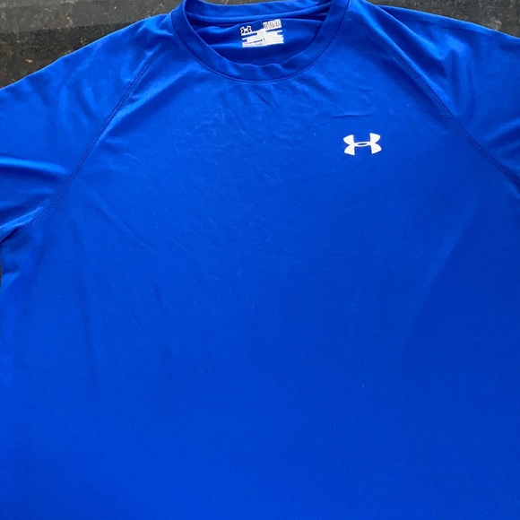 Men’s Under Amour heat gear athletic shirt. - Picture 1 of 4
